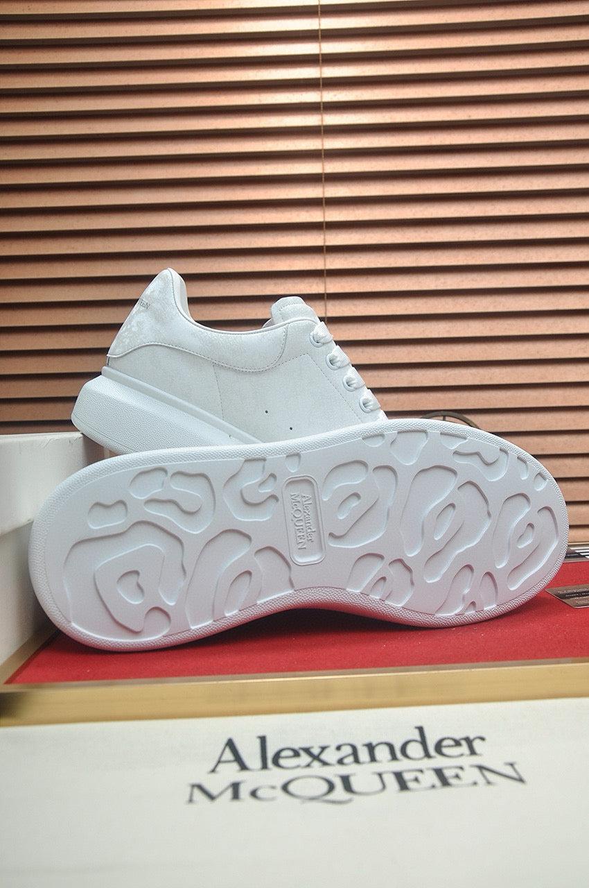 Alexander Mq White