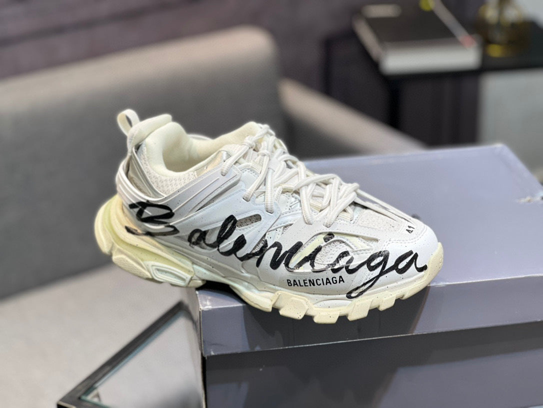 BLNG Track Beige and Black