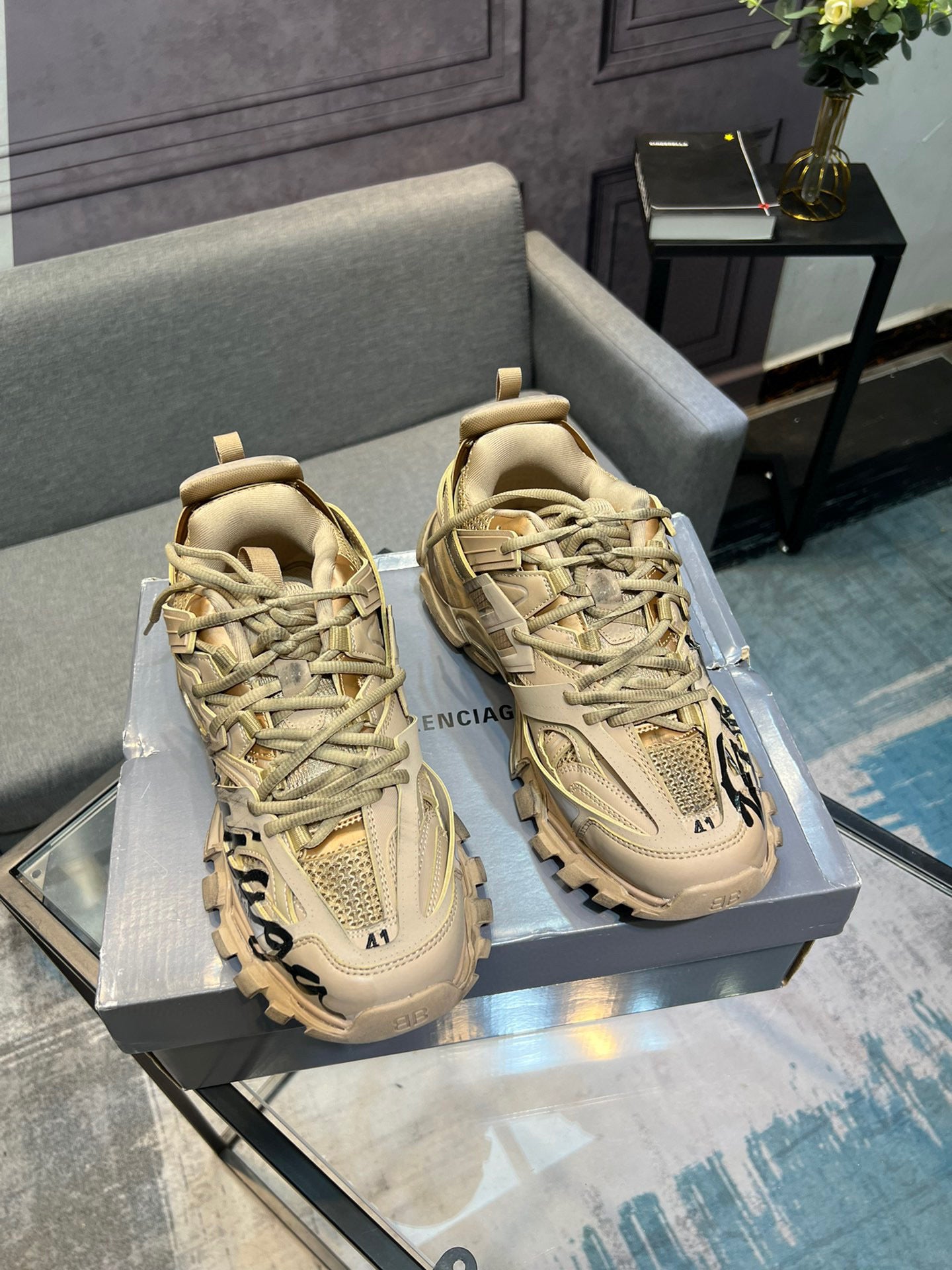 BLNG Track Beige and Black