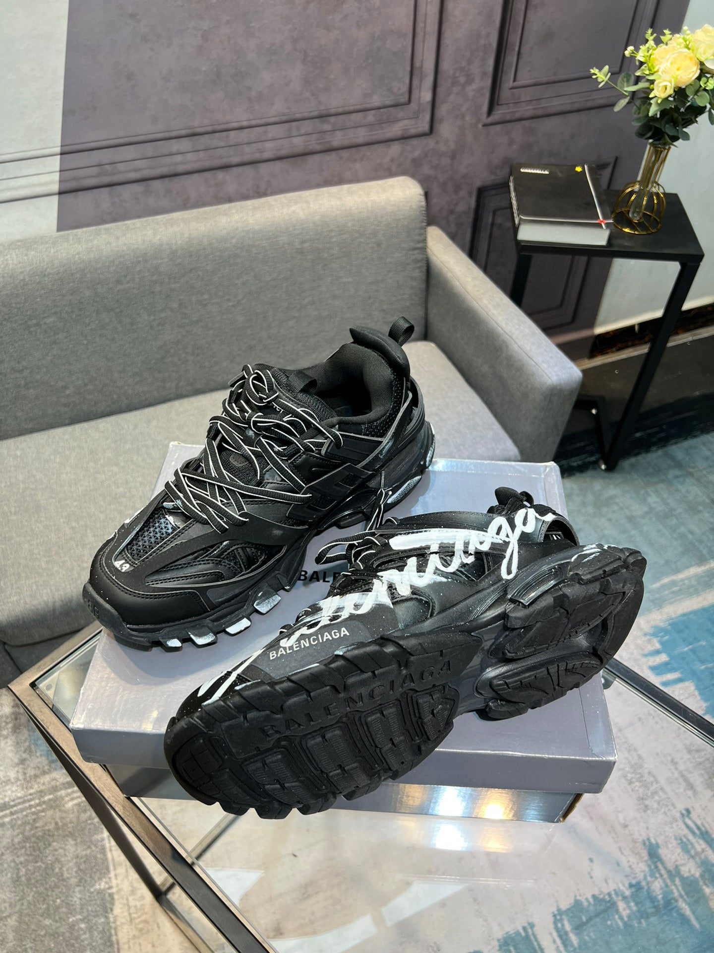 BLNG Track Beige and Black