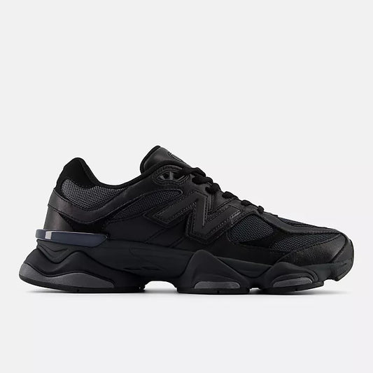 9060 Total Black