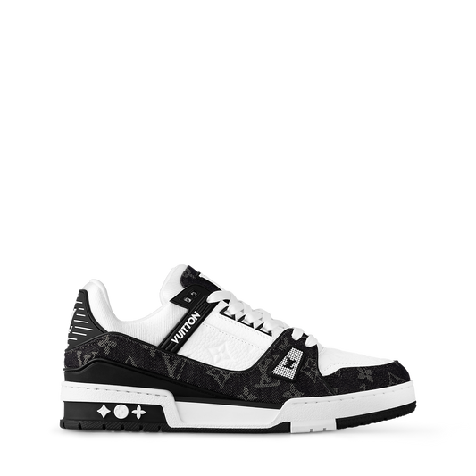 Trainer Black and White