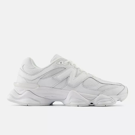 9060 Total White