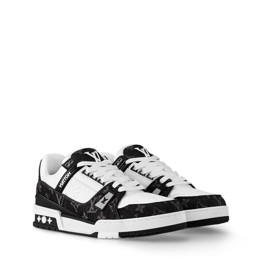 Trainer Black and White