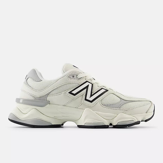 9060 Grey and White